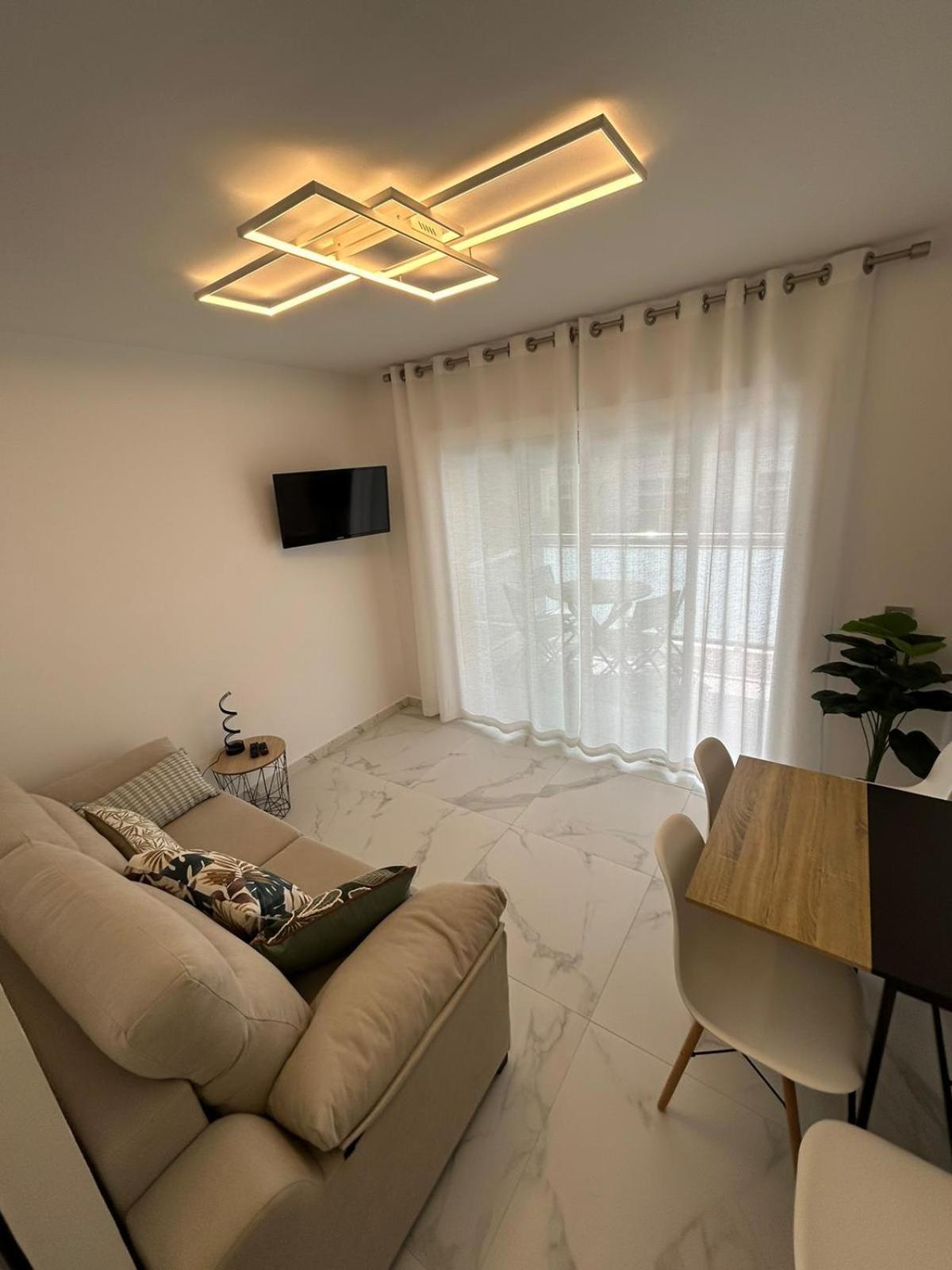 Apartamentos Cala Crancs Салоу Экстерьер фото