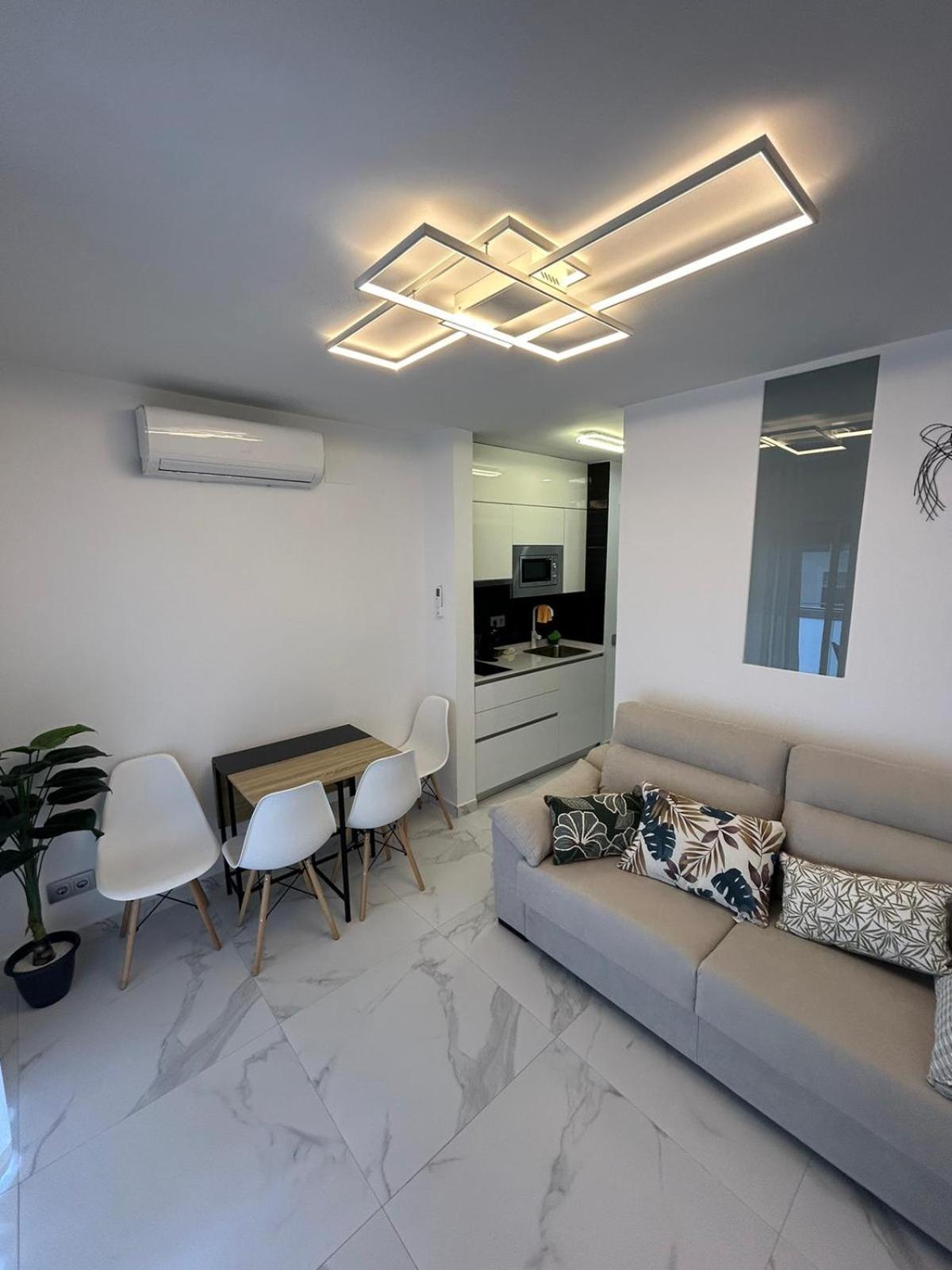 Apartamentos Cala Crancs Салоу Экстерьер фото